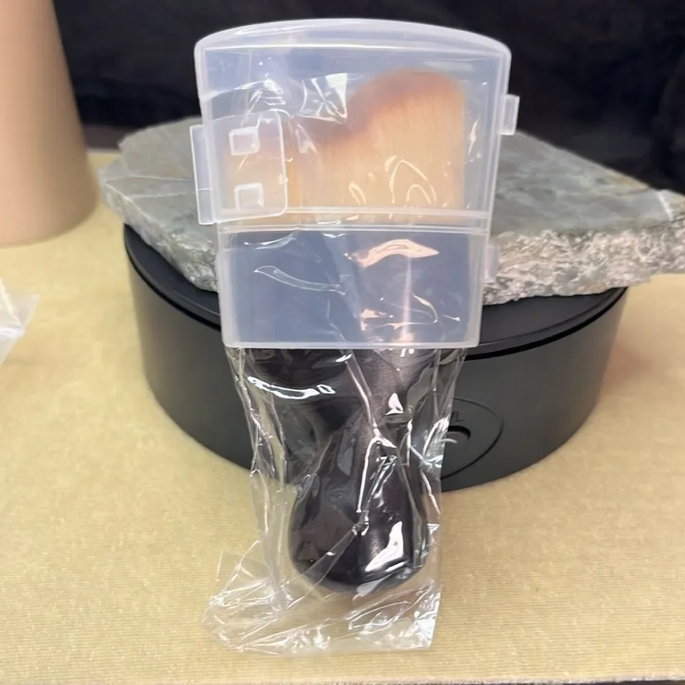 Slanted Foundation Makeup Brush With Case
